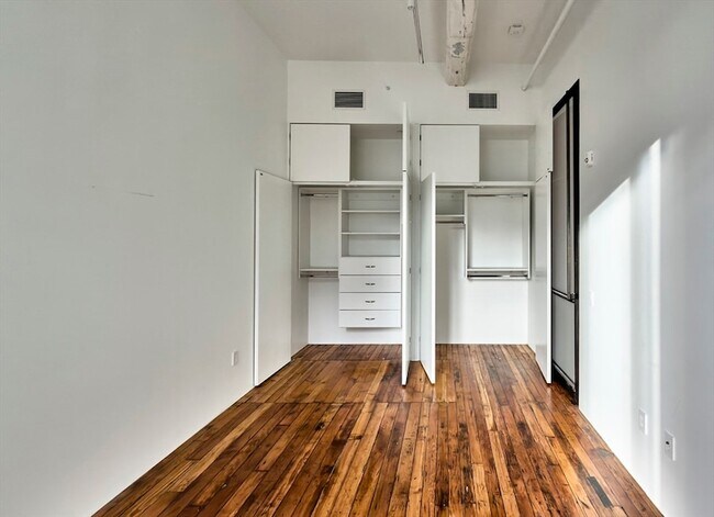 Building Photo - 520 State Rd