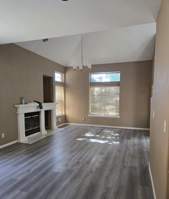 Building Photo - 2249 Fallwater Ln
