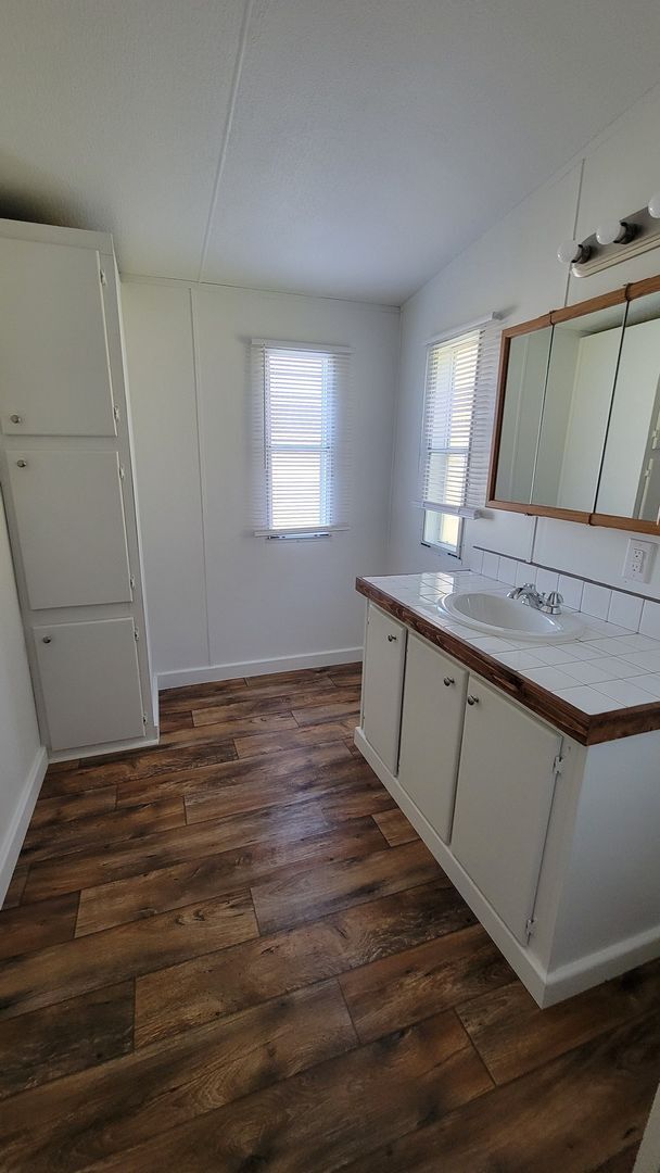 Building Photo - Ready to Move in