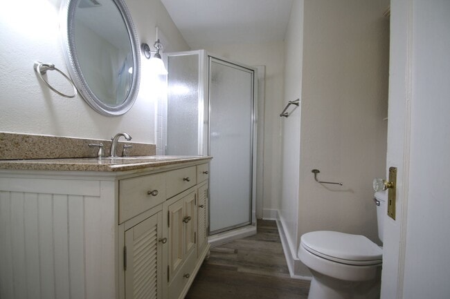 Building Photo - (("Wake Up in a Home YOU Love")) 2/2 STUNNING House Close to Exciting Downtown Fort Worth! An ABS...