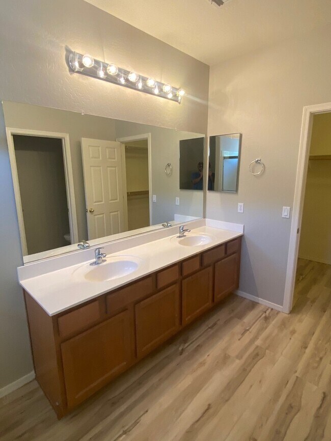 Building Photo - 3 Bed 2 Bath home in Bell West Ranch