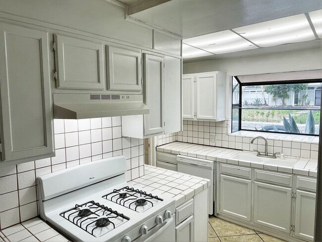 Building Photo - Peaceful 3bd home in Westchester