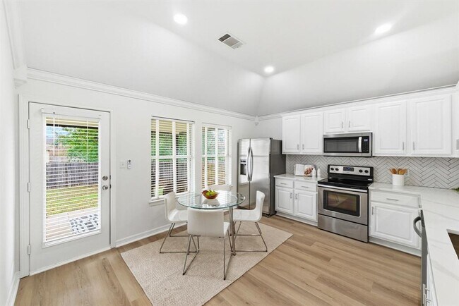 Building Photo - 19209 Sunken Creek Pass