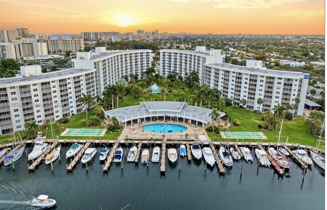 Building Photo - 2731 NE 14th Street Causeway