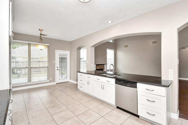 Building Photo - 8522 Chancellorsville Ln