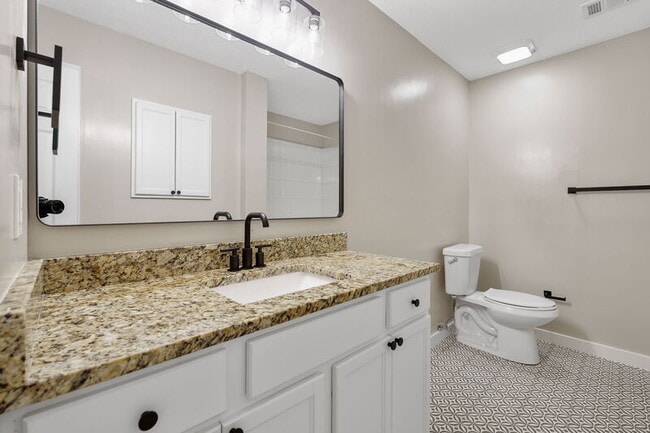 Building Photo - 325 Winding River Dr