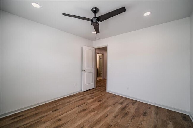 Building Photo - 796 Grenier Terrace NE