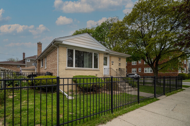 Building Photo - 6500 W Raven St