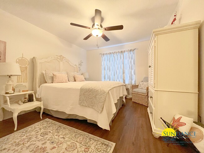 Building Photo - Fully Furnished Beautiful Ground floor Con...