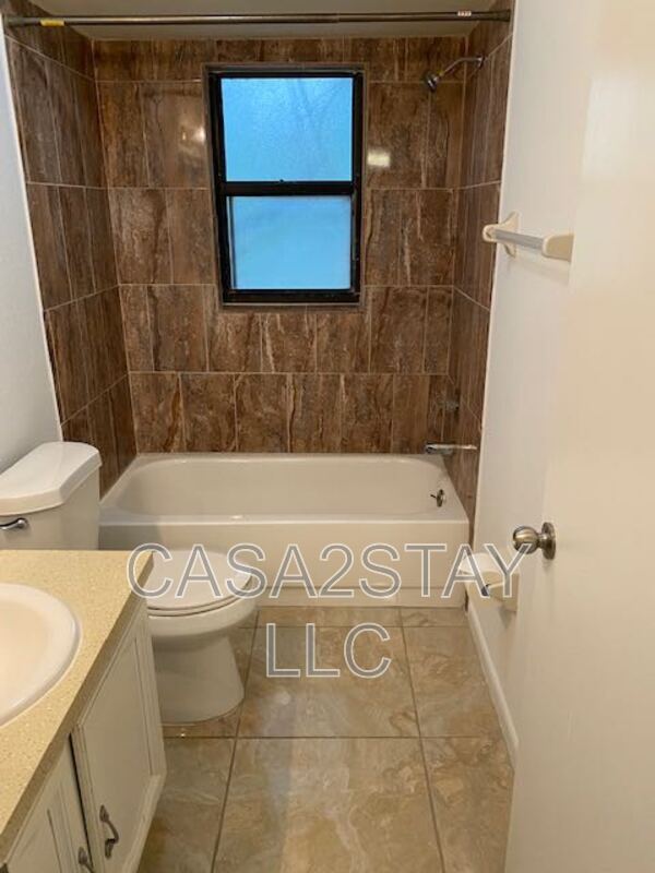 Building Photo - 7297-7297 Albany Rd