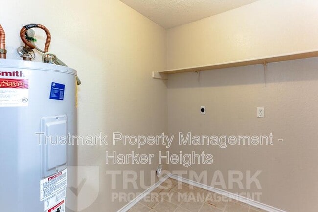 Building Photo - 4501 Mattie Dr