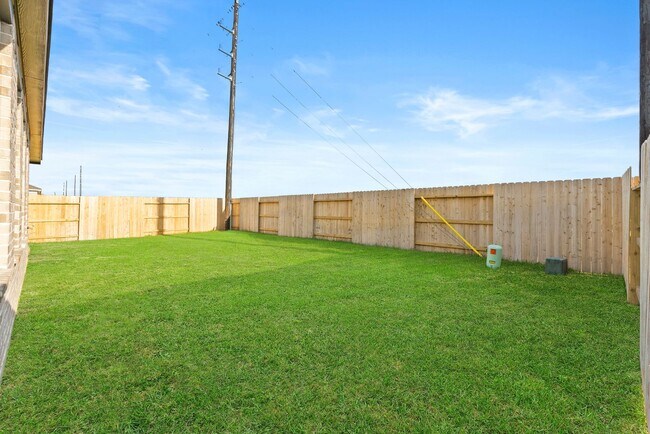 Building Photo - Stunning 4-Bed, 2-Bath Newly Built Home!
