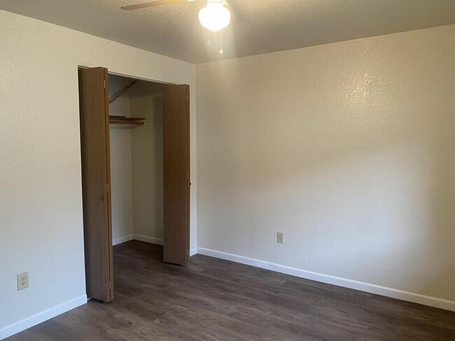 Building Photo - 2963 W Lorraine Ave