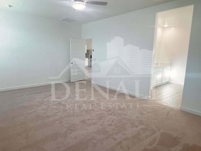Building Photo - 2760 W Stradling Ave