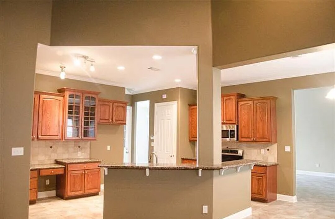 Building Photo - 13 Stonebrook Ct