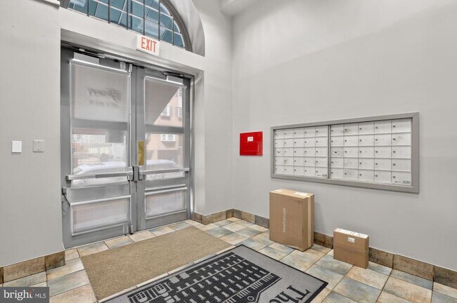 Building Photo - 825 N 29th St