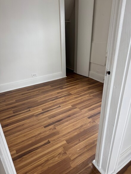 Building Photo - 334 Midland Ave