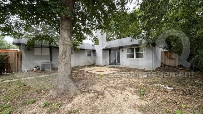 Building Photo - 306 Wildbriar Dr