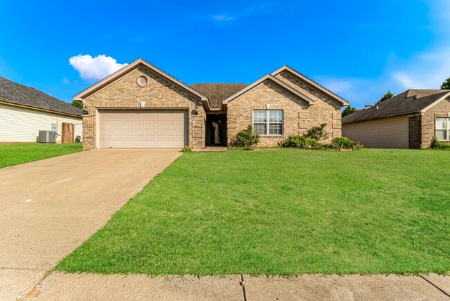 Building Photo - 3001 Wild Berry Dr