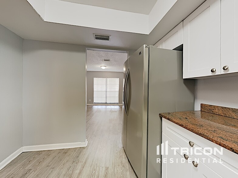 Building Photo - 603 Ephrata Dr