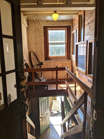 Entry area - 11 Spruce St