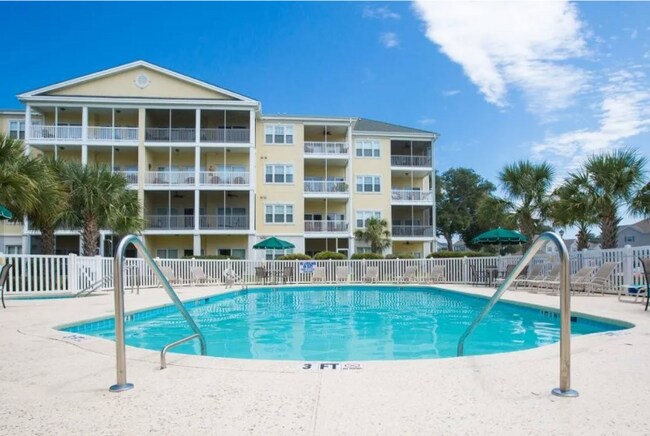 Building Photo - 601 N Hillside Dr