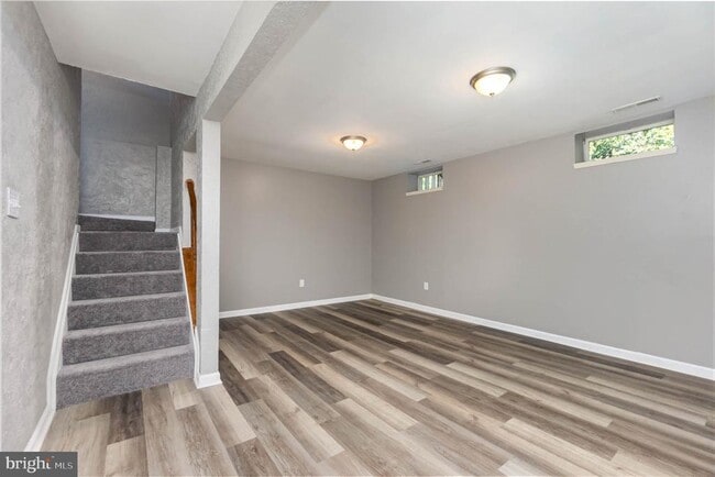 Building Photo - 324 Talbot Ct