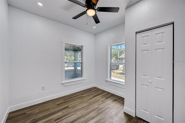 Building Photo - 1622 Ballard Park Dr