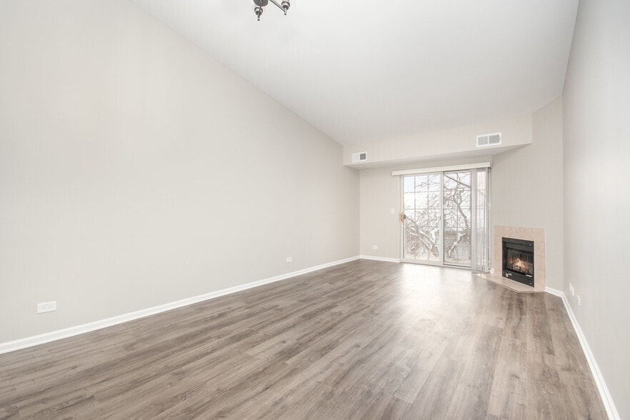 Building Photo - 734 N Gary Ave