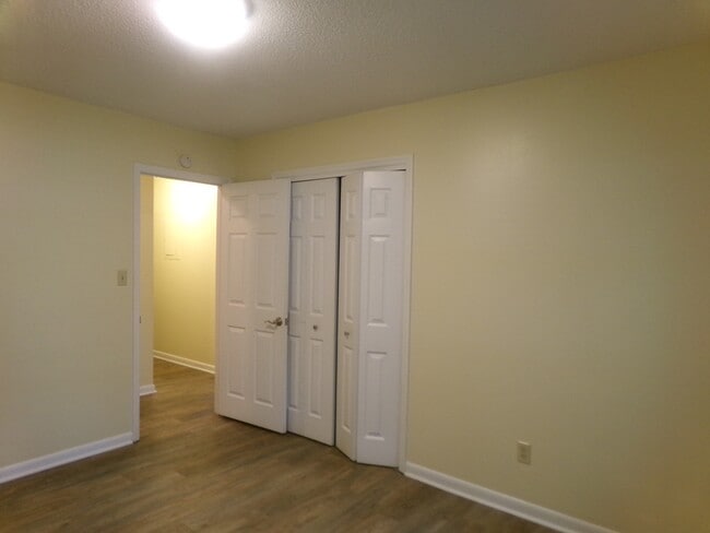 Building Photo - 804 44th Ave N