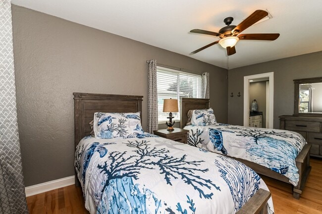 Building Photo - Pet Friendly 4 bedroom with private pool in Lely Golf Estates