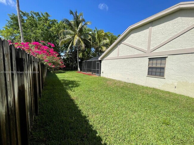 Building Photo - 15972 E Wind Cir
