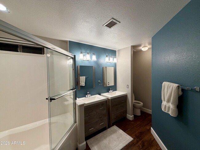 Building Photo - 10232 N 12th Ct