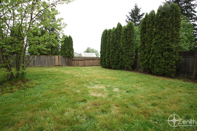 Building Photo - 4706 NE 132nd Pl