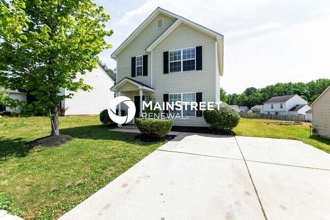 Building Photo - 3 Bedroom Pet-Friendly Home in Charlotte, NC with Main Street Renewal