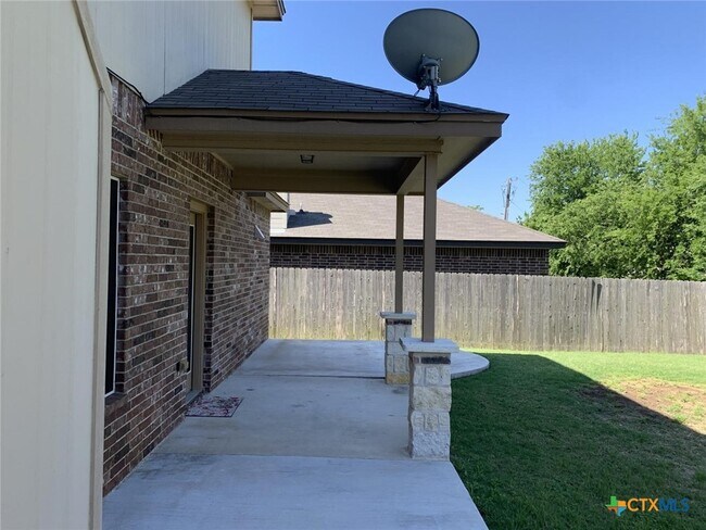Building Photo - 5428 Stonehaven Dr