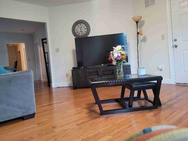 Building Photo - 1569 Ella T Grasso Blvd