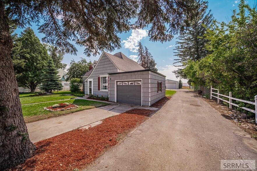 Building Photo - 2910 E Lincoln Rd