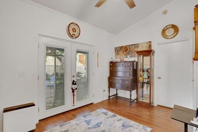 Building Photo - 6677 Ryan Chase Ct
