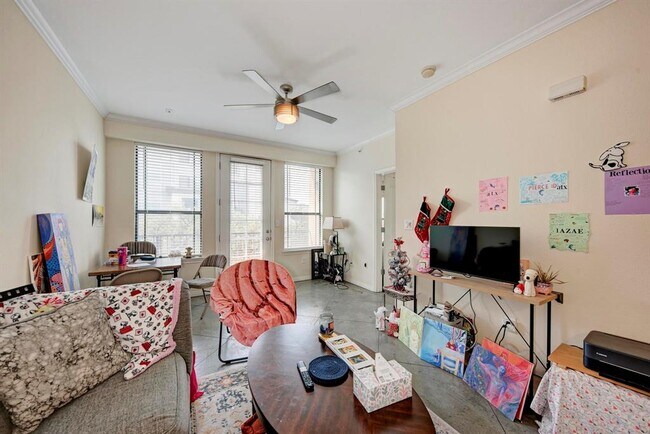 Building Photo - 2505 San Gabriel St