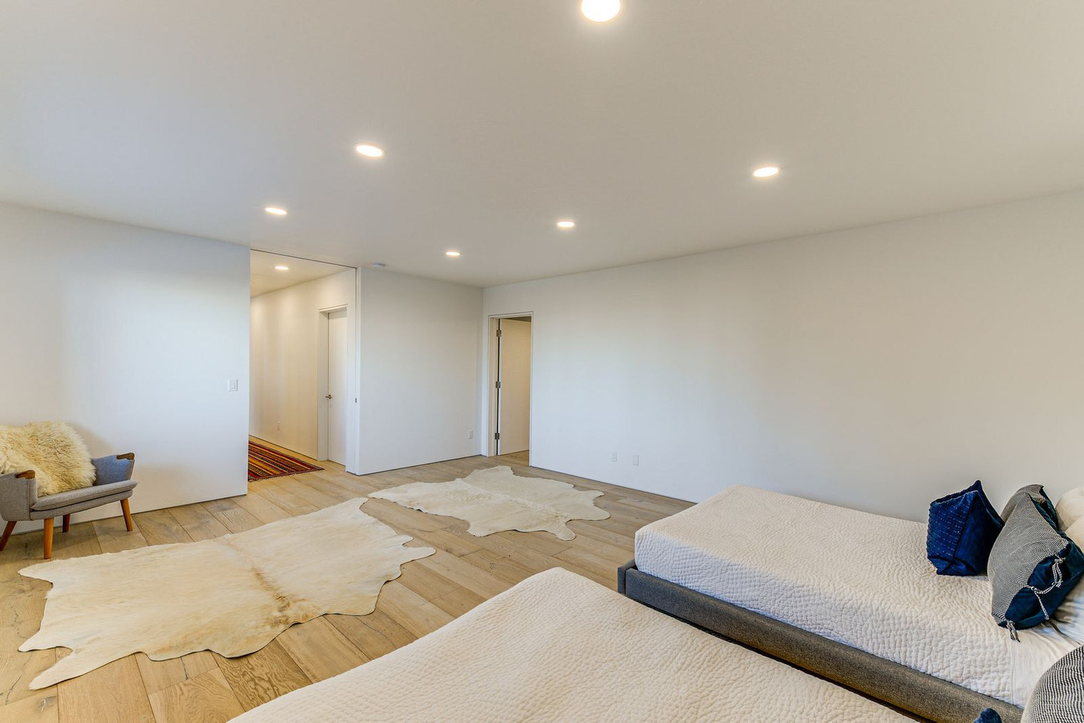 Building Photo - 875 Snow King Dr