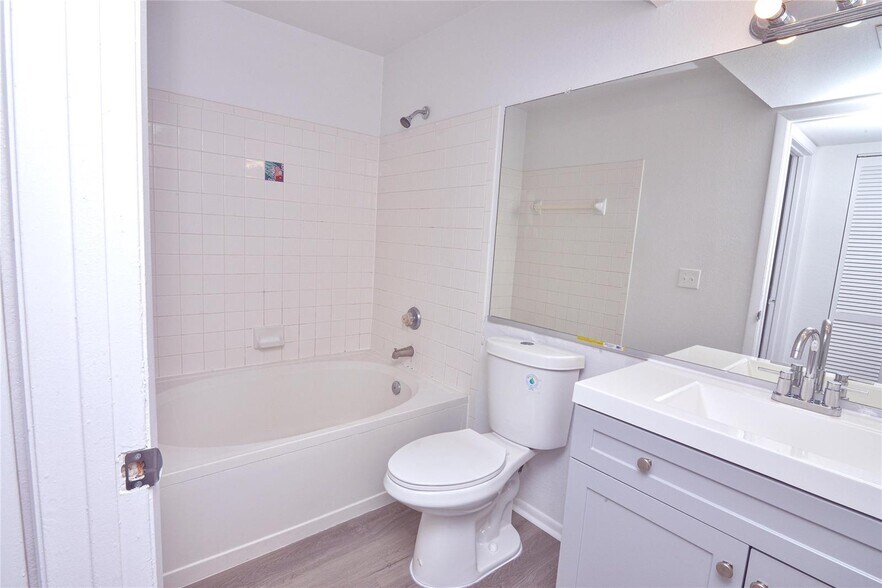 Building Photo - 1705 Palm Cove Blvd