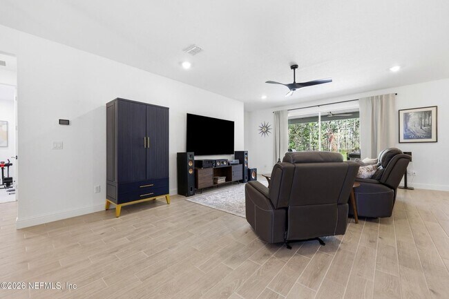 Building Photo - 75722 Bayley Pl