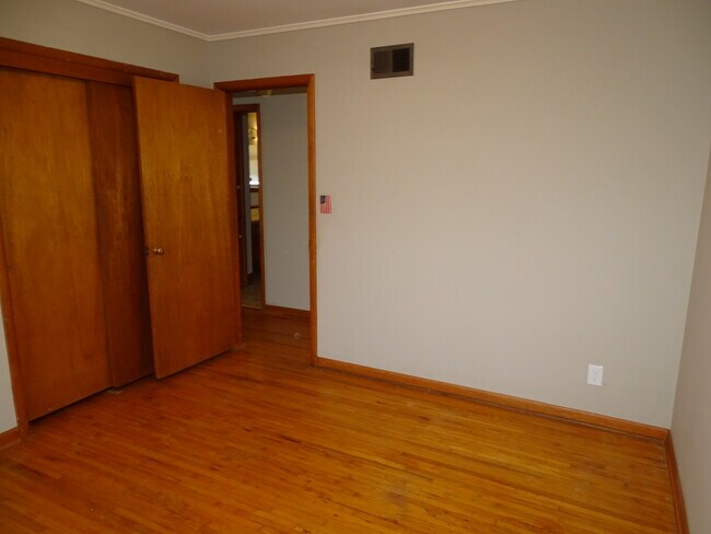 Building Photo - 4829 S Lawton Ave