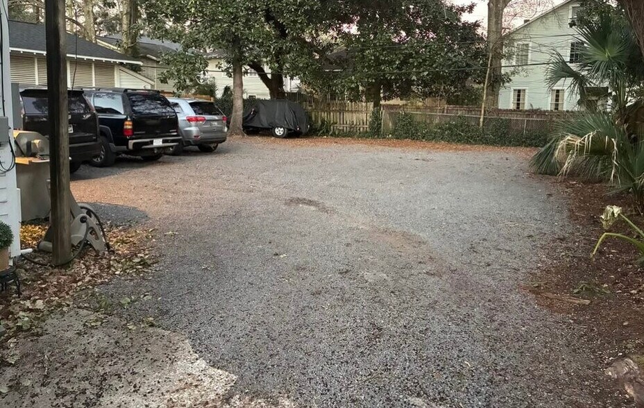 Building Photo - 58 N Reed Ave