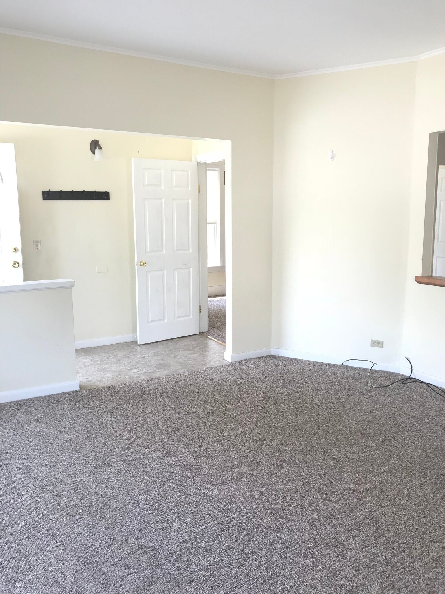 Building Photo - 39 Cook St