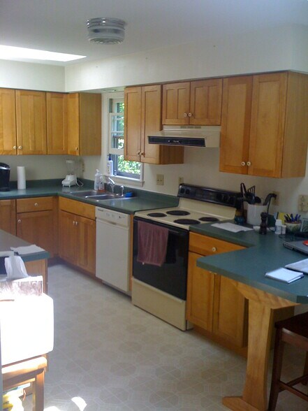 Kitchen - 44 Alder Lane