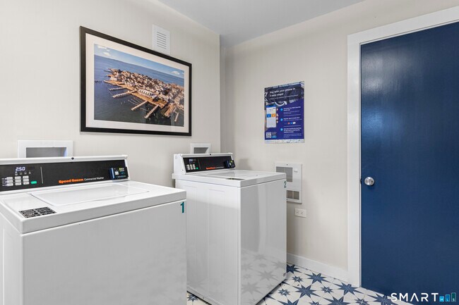 Building Photo - 17 Hancox St