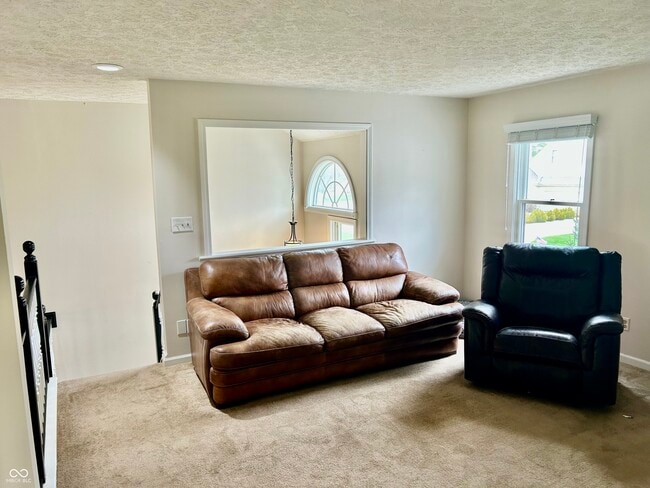 Building Photo - 312 Carriage Ln