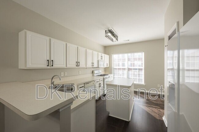 Building Photo - 3177 Mill Springs Cir NE